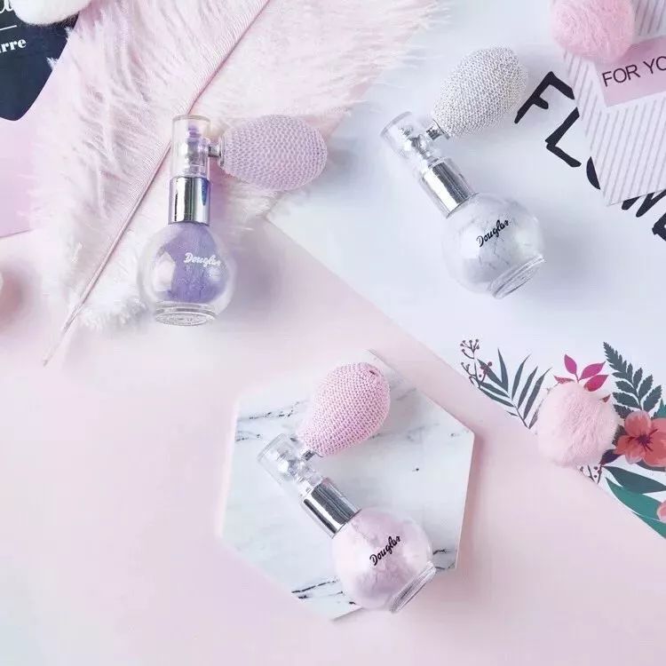 十级美颜都掩盖不住憔悴的面容,十级美颜也遮不住我的熊猫眼