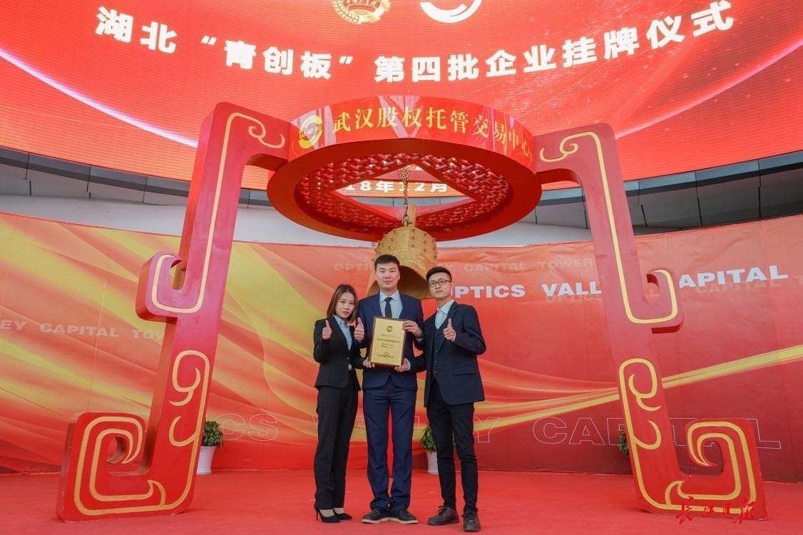 创业两年挣十万,创业小白做零食生意