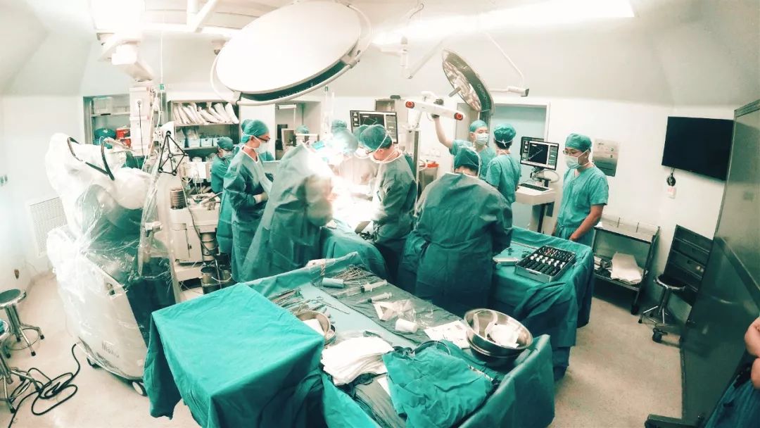 足跟骨刺的治疗方法哪种比较好,足跟骨刺怎样治疗见效快