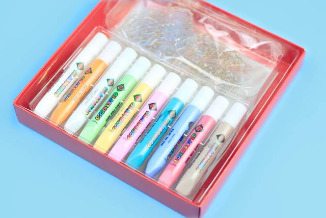 韩国amos水彩笔24色,韩国amos圣诞胶画测评