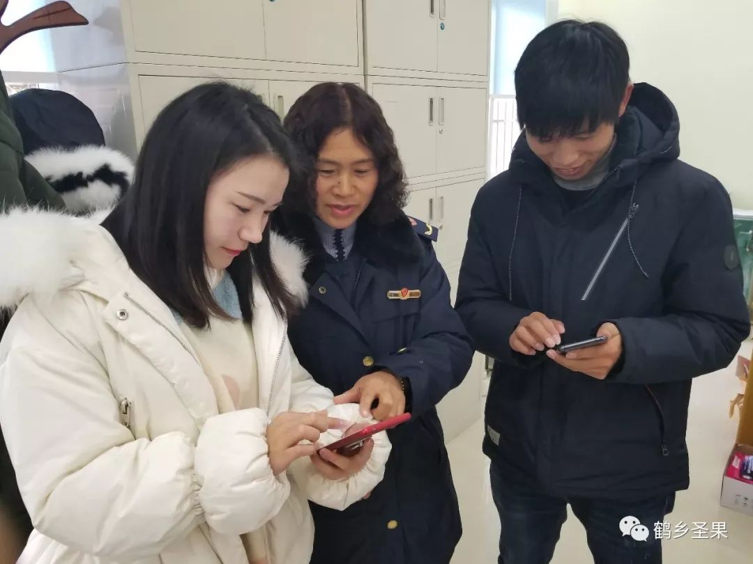 真正实现让群众少跑腿好办事,让群众少跑腿前面一句