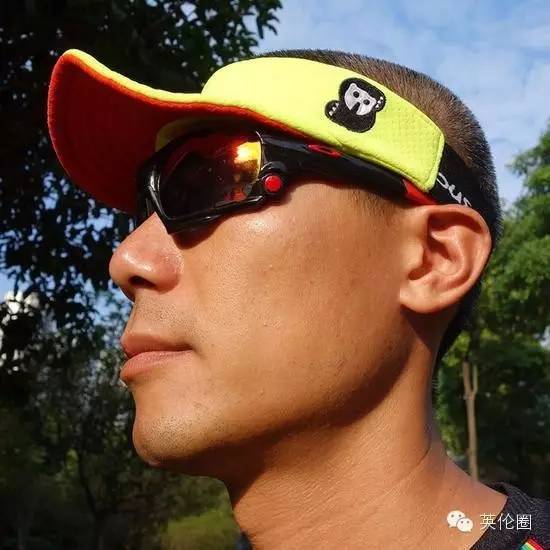 不贴胸垫跑马拉松,跑马拉松不戴胸贴