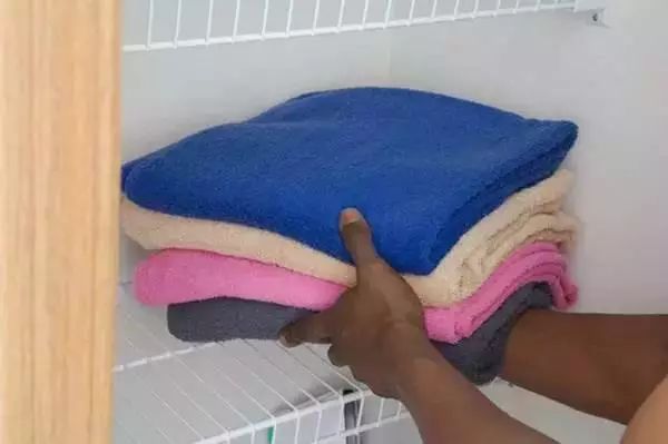 毛巾用久又脏又黄又粘怎么处理,毛巾用久了洗了很臭怎么办