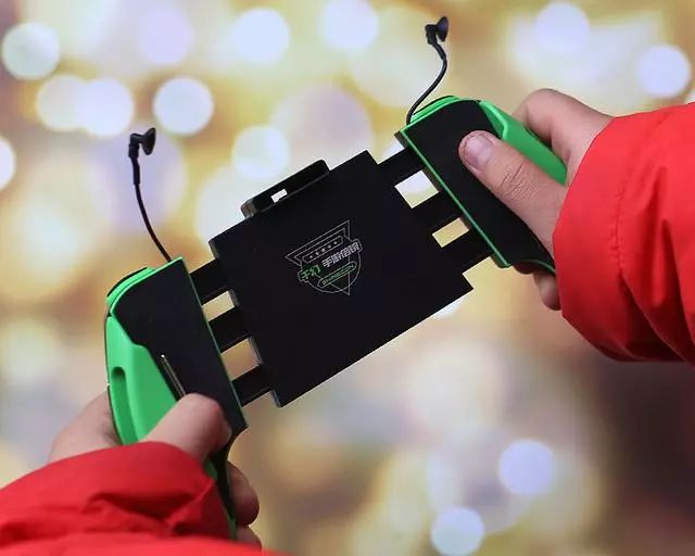 隐藏再深也能被发现？千幻手游放大器让你轻松吃鸡