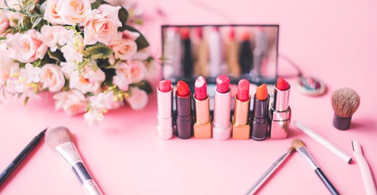 “暖心圣诞,有颜献礼”丨雅诗兰黛圣诞礼盒、Dior香水套装、DHC唇膏免费送!一场美妆风暴正在来袭!