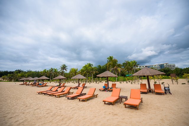 去三亚自由行美食攻略,三亚旅游美食攻略自由行路线推荐