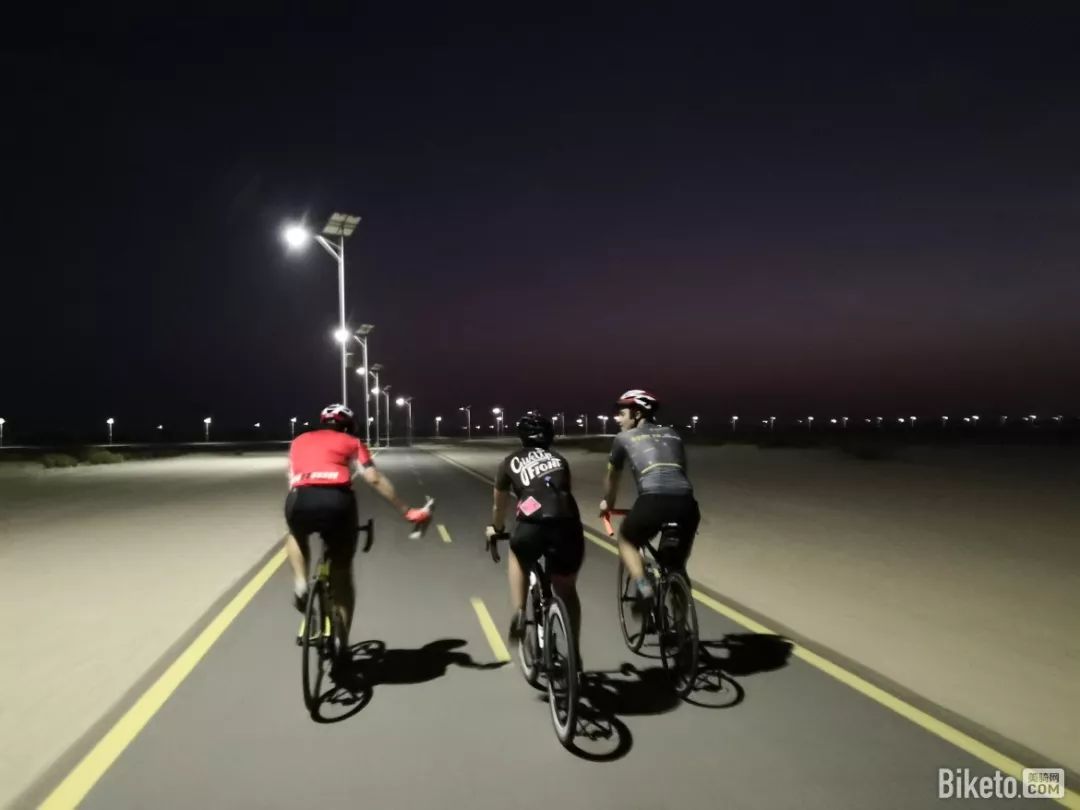 中东土豪越野攻略,中东土豪们的玩车日常