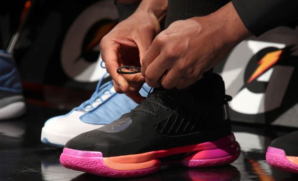 哈雷尔穿搭出场,哈雷尔穿锐步