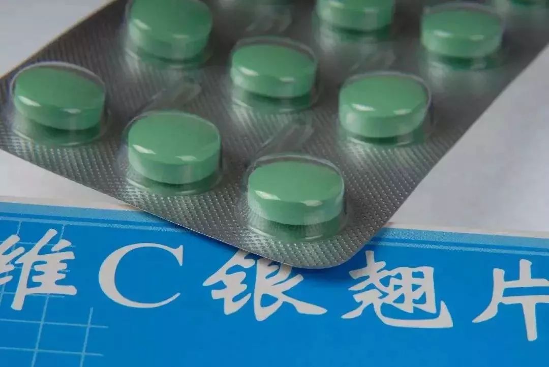 提醒药盒上有这7个词慎用慎买,家用药盒常备药