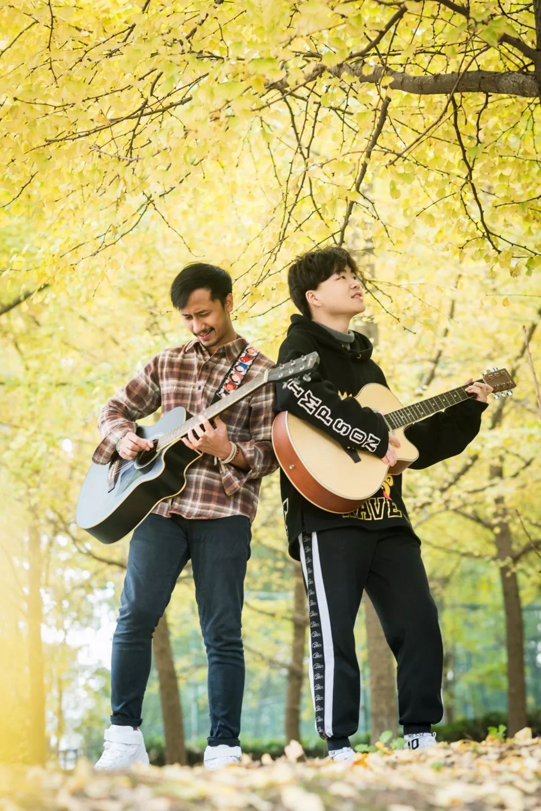 “妈，我在华师看了一场金黄色的雪！”