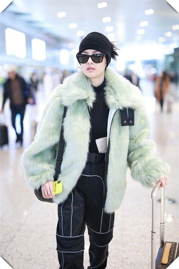 钟楚曦鸭舌帽,钟楚曦马尾造型