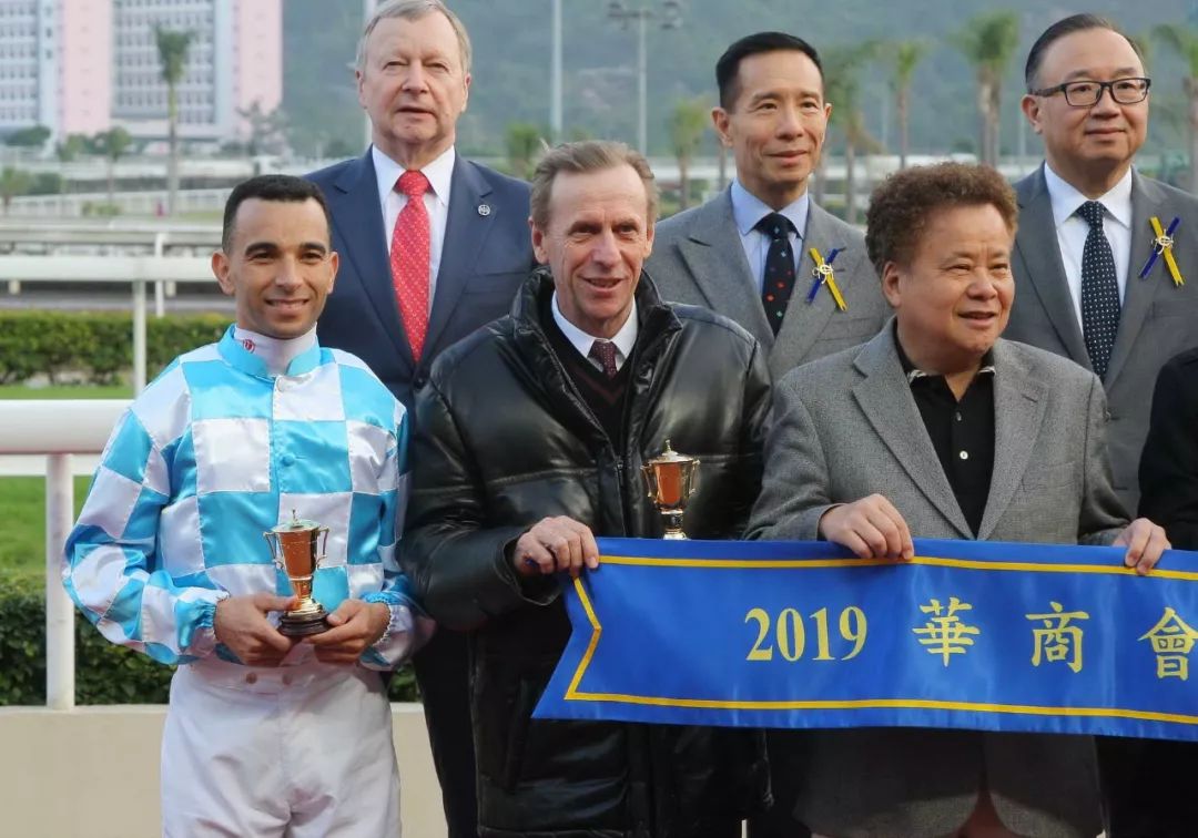 投注额达17.15亿港币，8万余马迷入场观赛！香港元旦赛马日再创新高