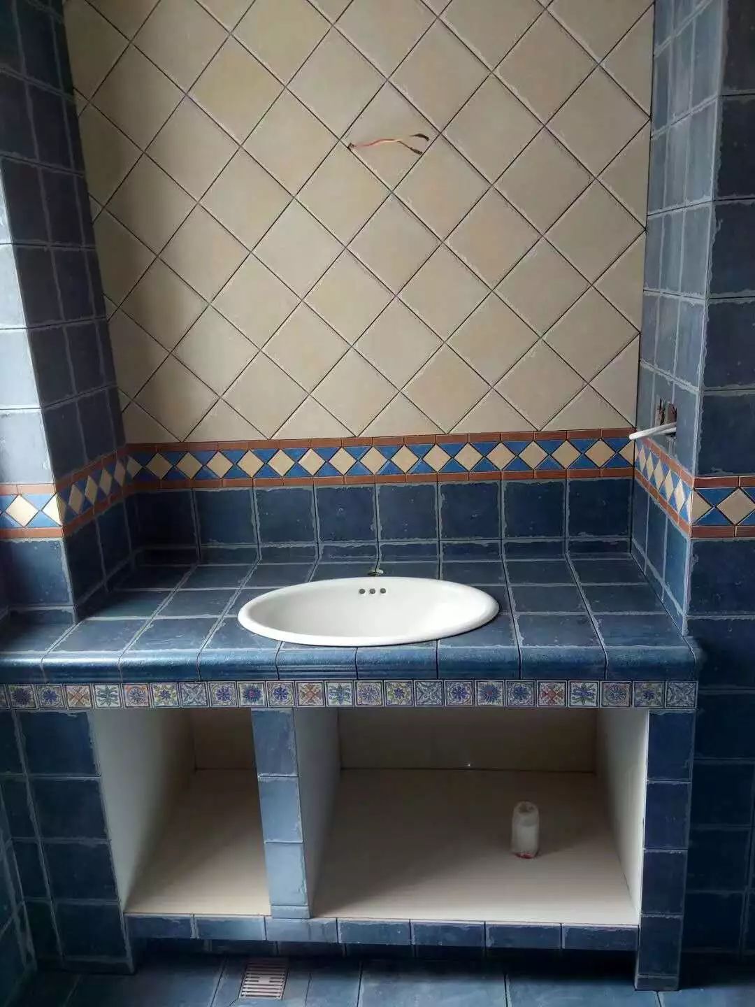 瓦工技校培训,专业装修瓦工黄师傅