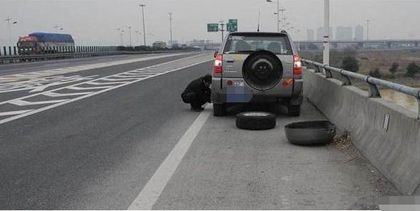 汽车保险道路救援高速上免费吗,保险车辆道路救援服务标准