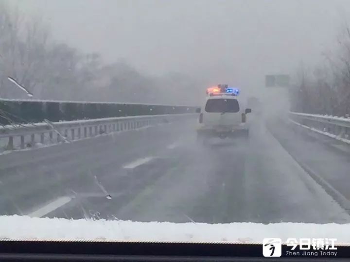 镇江，雪还在下……最新天气和交通情况来了！