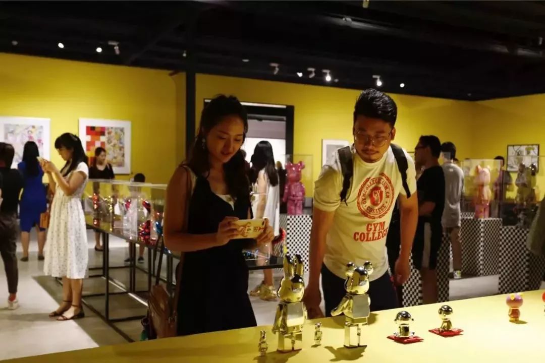 用艺术疗愈和唤醒爱和美的生命,用艺术唤醒心灵