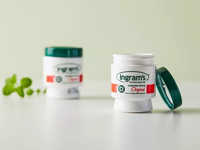 冬天干燥脚后跟干裂又起皮怎么办,冬天脚后跟干裂买什么涂