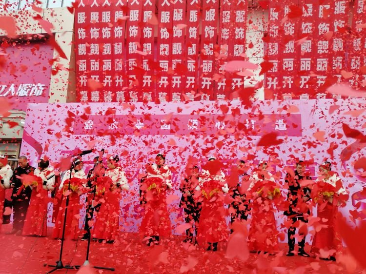 平舆县爱家女装,爱家集团女人服装