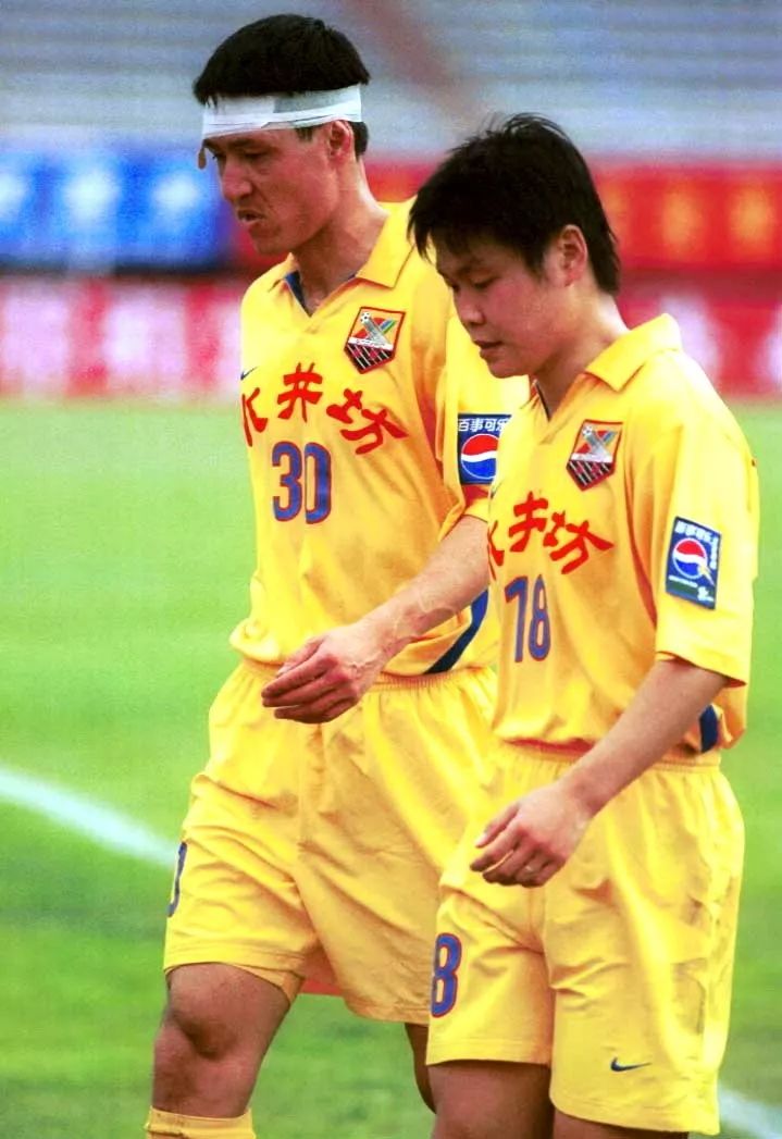 雄起四川队现场演唱,雄起四川完整版视频直播