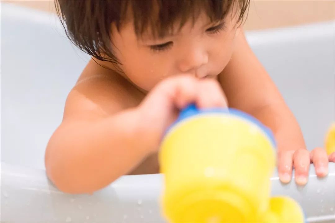 宝宝这五个部位再脏也不能抠,宝宝再脏三个地方别洗