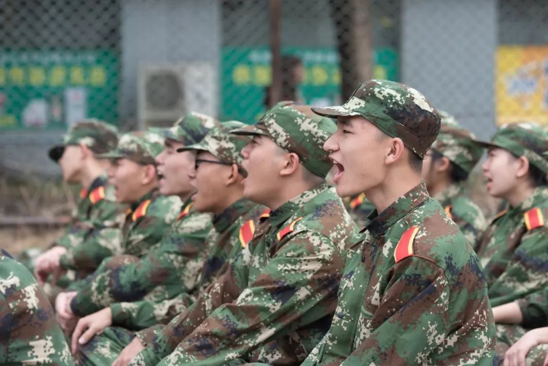 我们的军训时光英姿飒爽,我的军训生活的军训日记