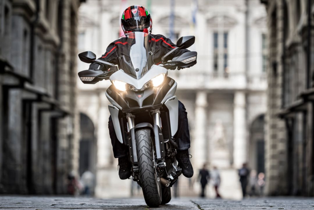 摩托车最重要的安全配置是什么,骑手安全装备