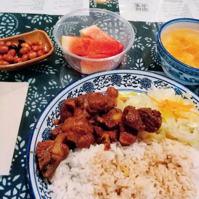 鍚冭揣闆疯揪鍚冨枬鐜╀箰,鍚冭揣闆疯揪