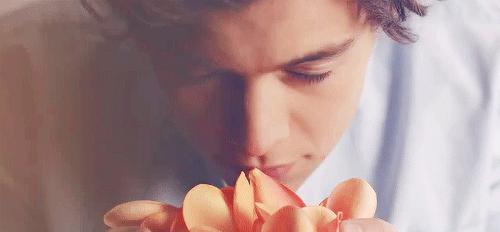 祖玛珑香水和圣罗兰哪个好,祖玛珑和圣罗兰香水哪个好点