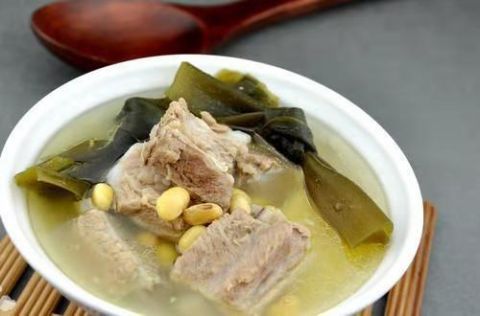 花生海带排骨汤的功效,海带煲排骨汤小孩吃了有营养吗