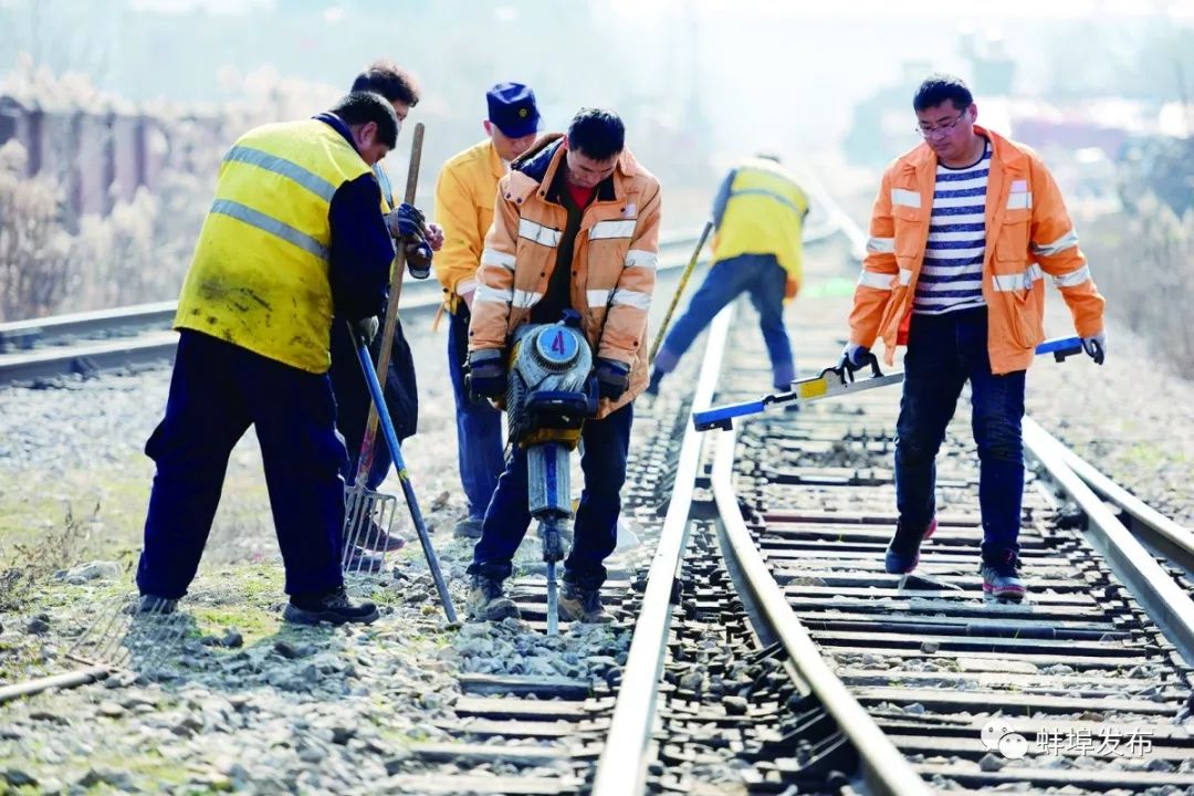 新春走基层感人故事,春运河南务工人员返乡感人故事