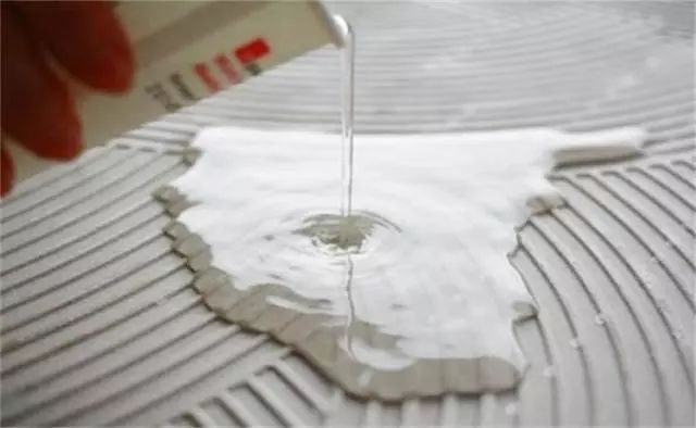 卫生间瓷砖缝发霉怎么处理,卫生间墙体发霉脱落怎么处理