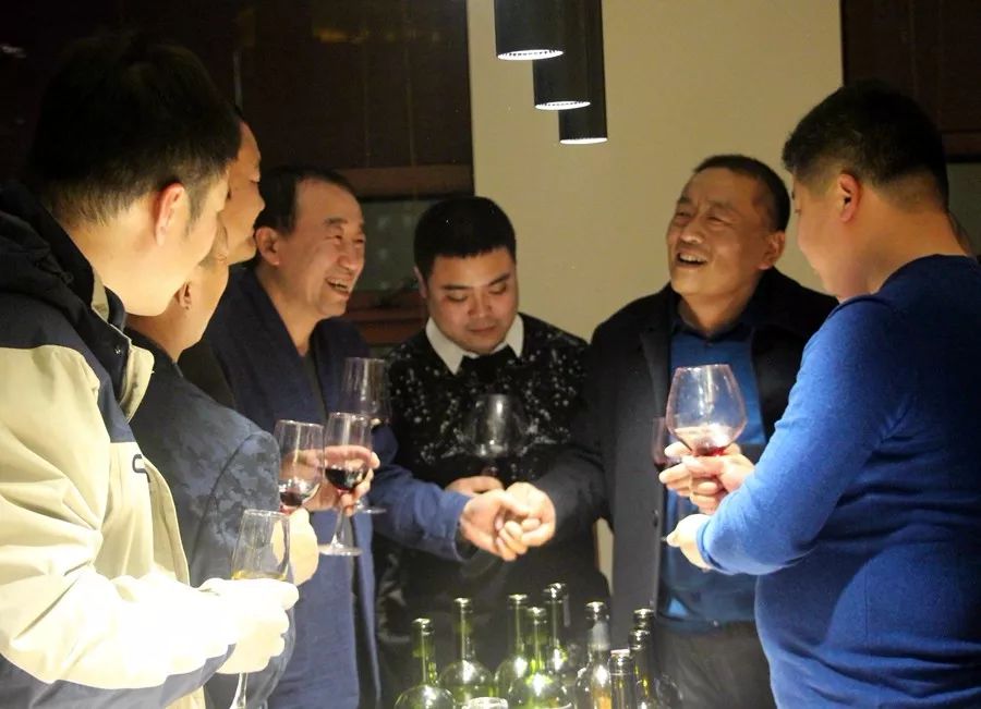 专注于动物保健非抗生素领域研发，致力成为此领域世界一流制造企业——石家庄正大鸿福集团2018-2019年度总结大会记