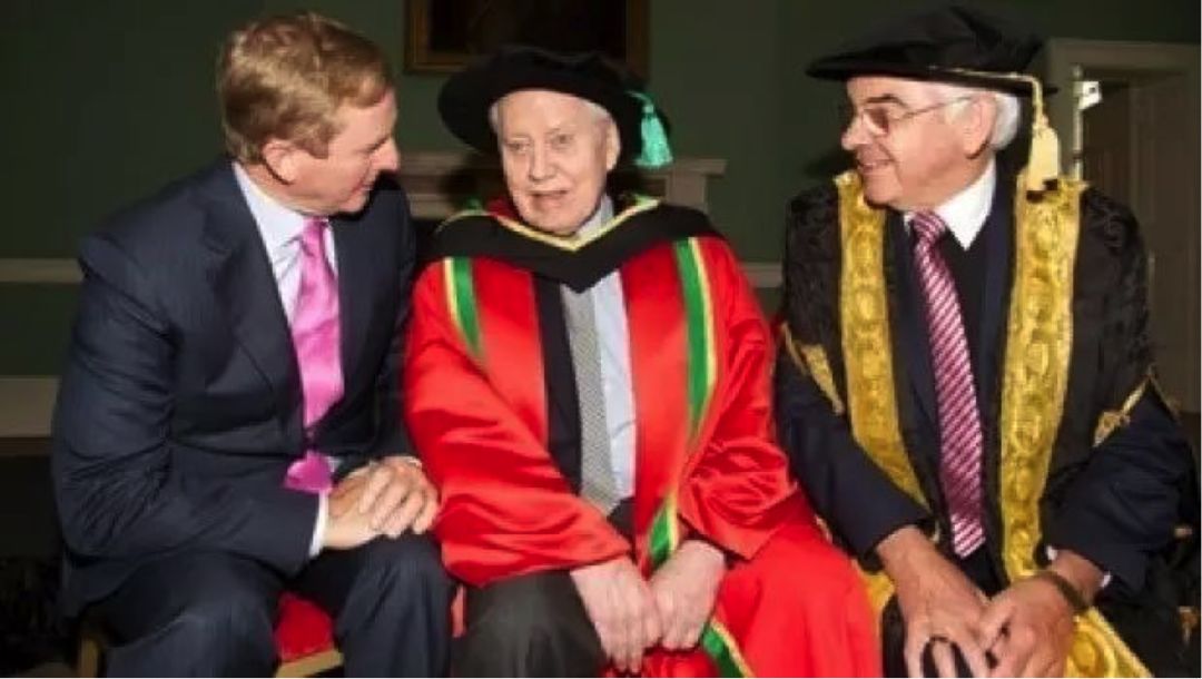 戴15美元手表,戴一亿的手表住什么房