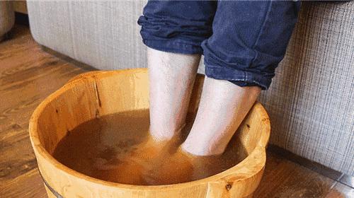 秋冬泡脚的十大好处,冬季泡脚的好处和方法