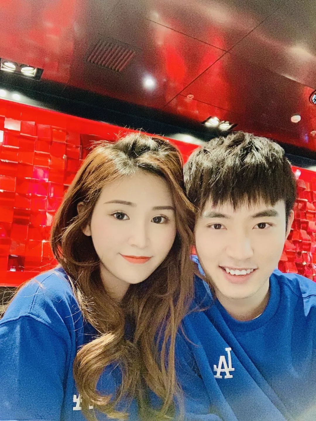 我和男朋友的服装对比,与闺蜜男朋友穿情侣装