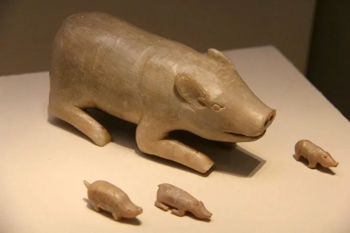 最简单的猪年画怎么画,自己画的年画猪图片