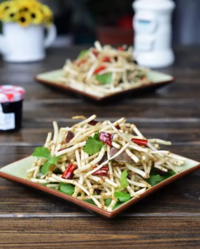 美食｜贵阳不光是辣味的，还有一种味道叫折耳根！