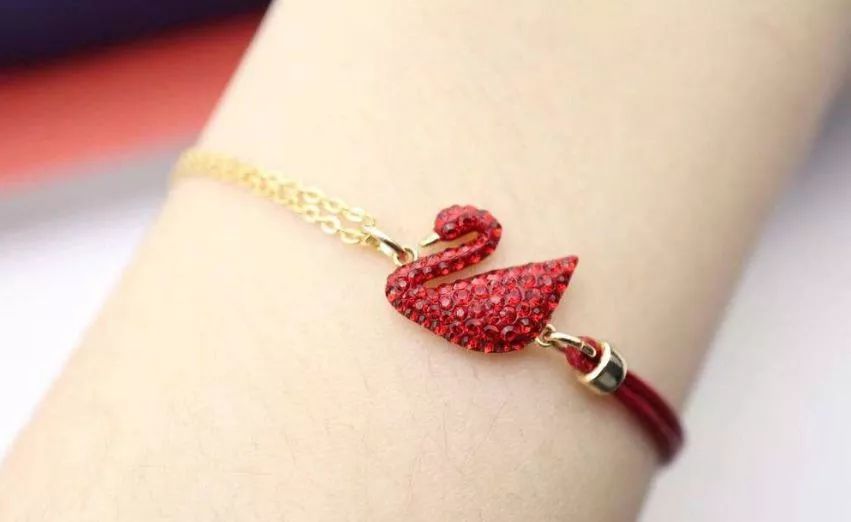 情人节送女朋友什么礼物朋友圈,2022情人节送女朋友什么礼物