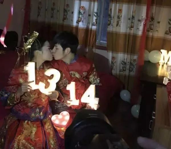 小伙骑摩托车迎娶新娘视频,小伙骑摩托娶了一个漂亮的媳妇儿