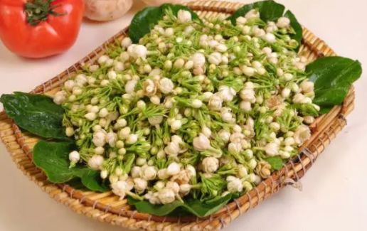 春天吃花要注意！吃错会中毒，头晕恶心呕吐，每年都有人中招