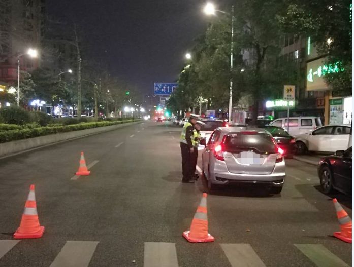 严查春节期间酒驾醉驾行为,交警春节持续严查酒驾