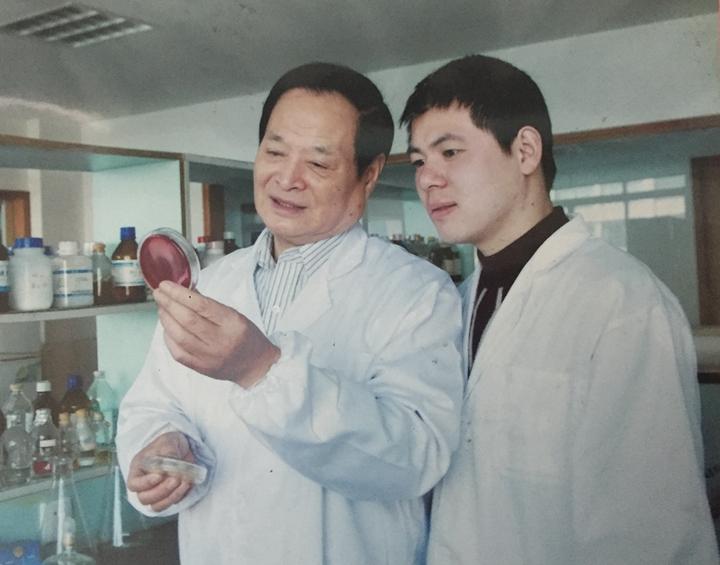 70岁老人搞科研,七旬老人搞科研