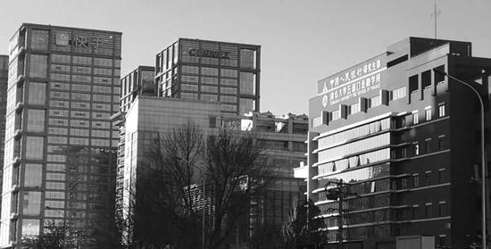 看不透华清嘉园的狼狗时光,就当不了下个王兴