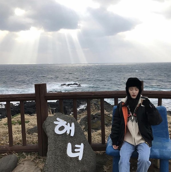 iu穿衣打扮,IU济州岛打卡