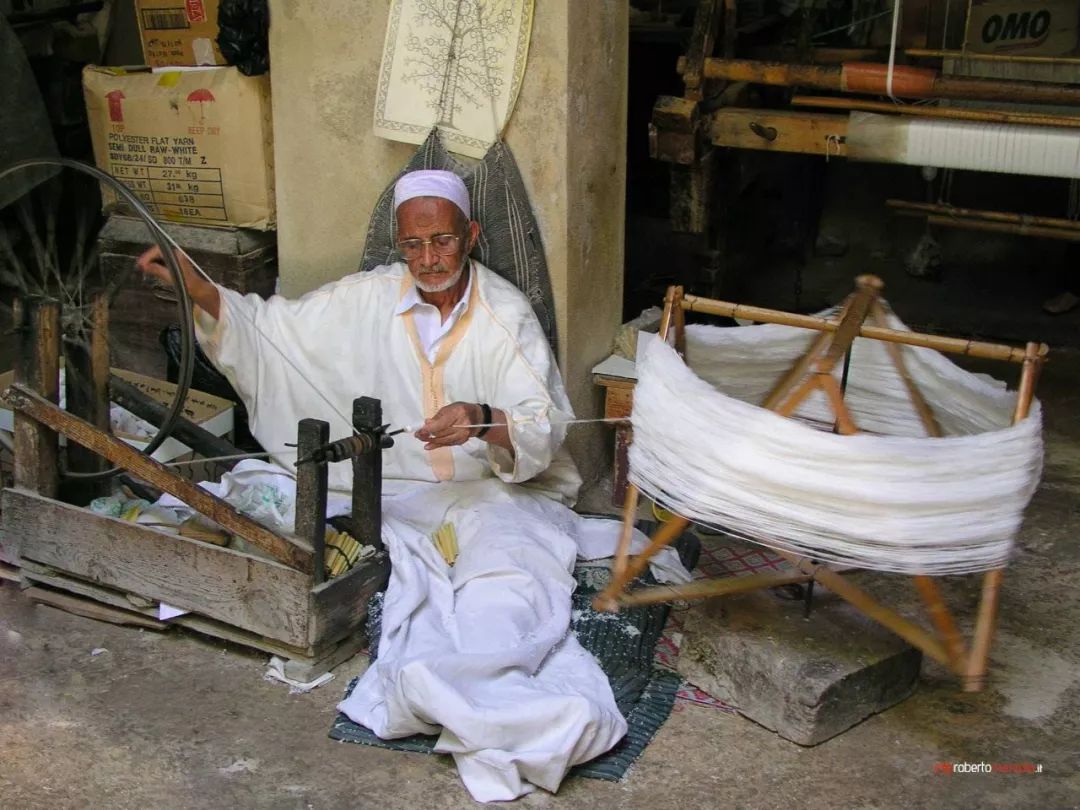 这座城是“好色”者的天堂，带上相机，并且小心！