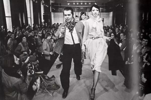 Gap集团将分拆上市;亚马逊推出自助打假计划,允许品牌自行删除山寨产品;京东Toplife被合并到Farfetch中国