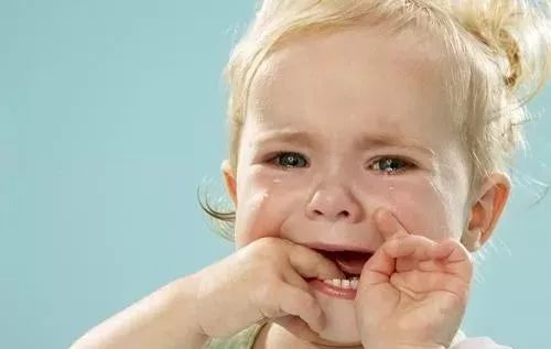 新生儿支气管炎咳嗽老不好怎么办,一个半月新生儿咳嗽一两声正常吗