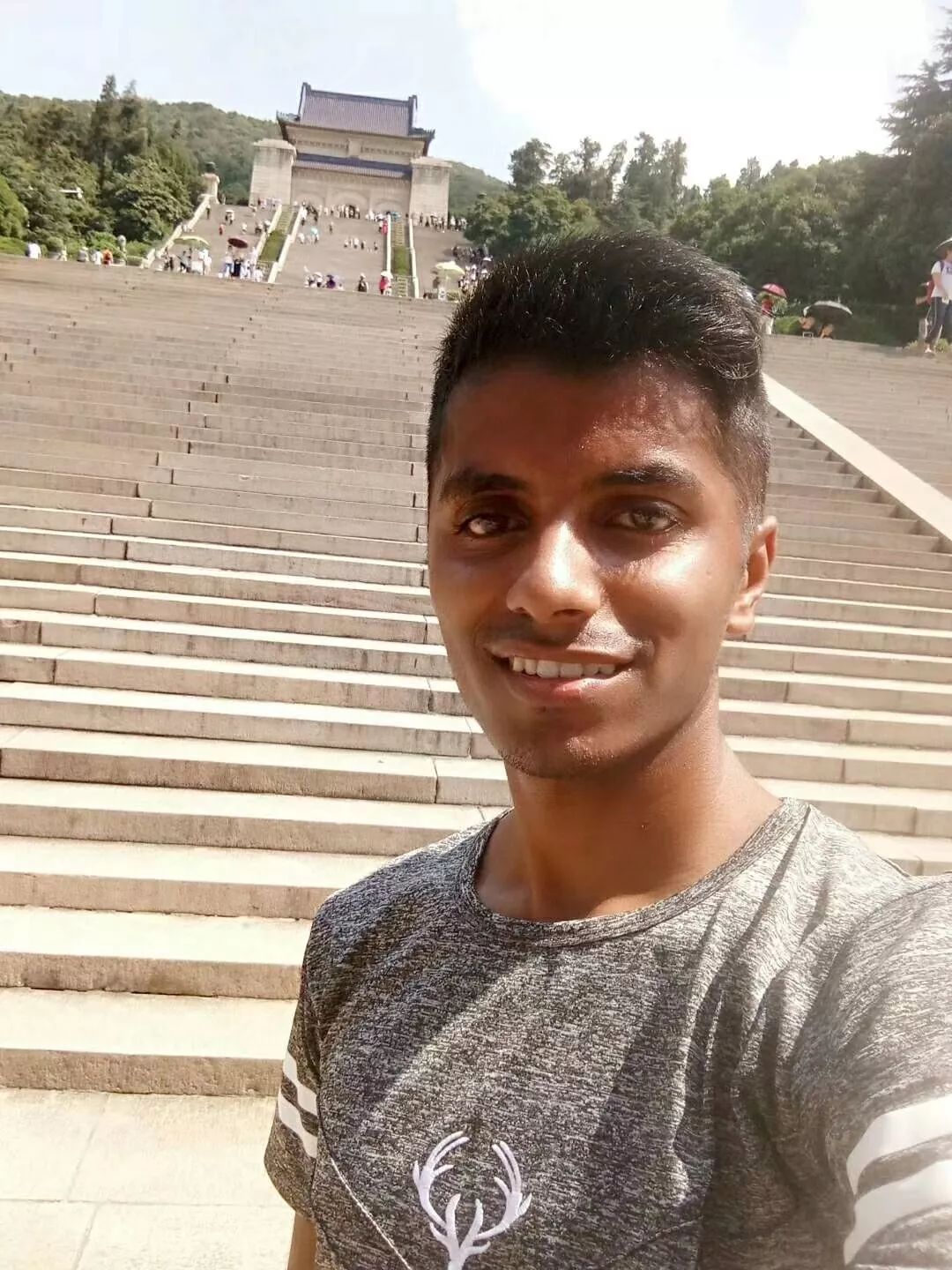 湖师身边人｜赫森：湖师院给予的一切，点亮我撬动国家经济发展的梦想！