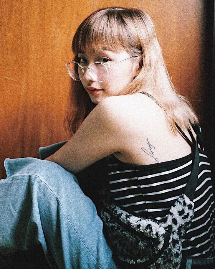 泰国大框眼镜妹,泰国眼镜妹是谁