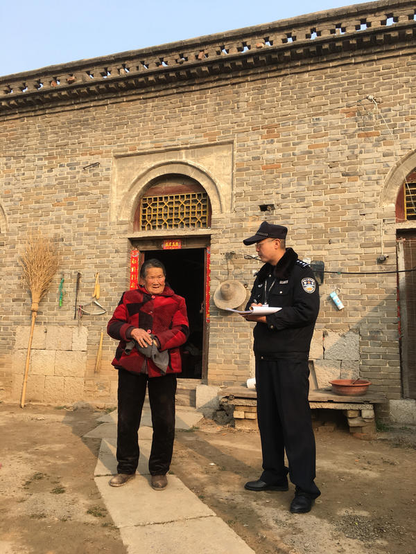 祖孙四代一个户口本怎么分出来,户口本人太多又没办法分户怎么办